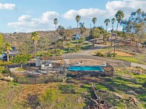 EVENT space tuckedthe Escondido countryside.