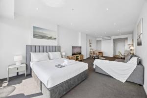 Vision Studio Apartment – Square View & Parking