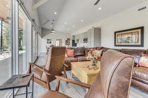 Mtn & Creek Views! Harrisonburg Escape on 10 Acres
