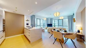 Vacationer Holiday Homes l Aesthetic 1 Bed near Burj Khalifa