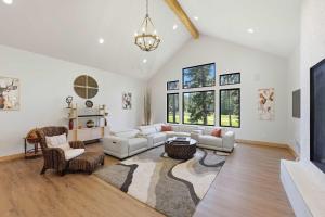 Serenity on 13 Suncadia-luxury 4bd ensuite spa retreat with Sauna, Steam Shower, Jacuzzi, Hot tub, Fire Pit & on-site EV chg