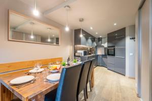 Slope front Ski-In Out Escape Spacious Apartment- In the center of Val Thorens