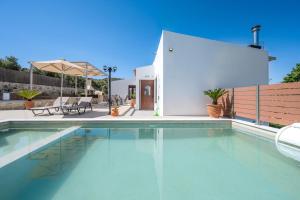 Altura, one storey private villa
