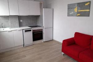 Apartamento independiente con terraza, en casa reformada a 200 metros de la playa