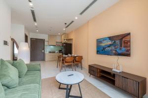 Lucent Home