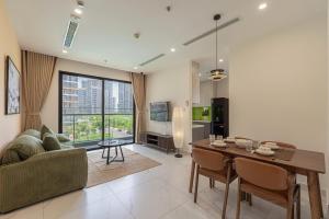 Lucent Home