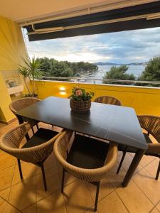 Apartments Satis