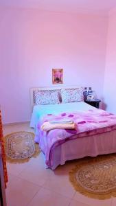 يطلب عقد الزواج بالنسبة للمغاربة A marriage certificate is required for