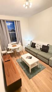 Spacious 4 bed Notting Hill 3 bed plus studio