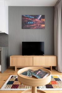 Nusle Brewery Design Apartment with Balcony