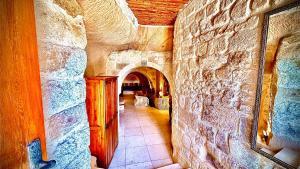 Crassus Cave Hotel