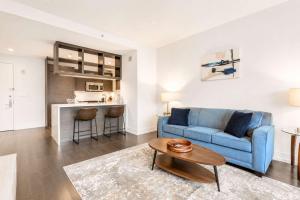 Luxury Apt with Gym & Pool