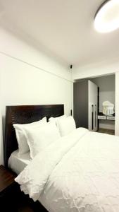 1BR Marina Bay Westlands Modern Gem with City View