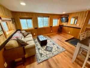 Denali Park View Family Log Cabin
