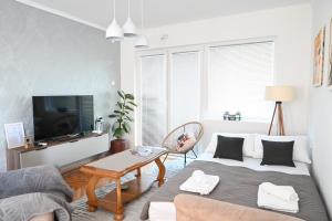 Cozy Apartment with Free Parking near Center- LeLand Apartment