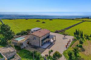 Villa Amira by Villa Plus