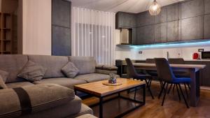 Eliots Apartment