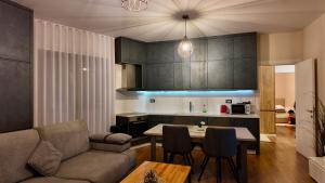 Eliots Apartment