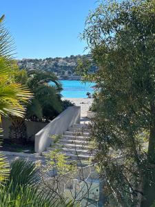 Wonderful flat beachfront & garden