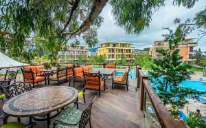 Dreamland Oasis Apartments