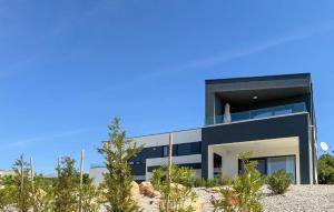 Stunning Apartment In Maslenica