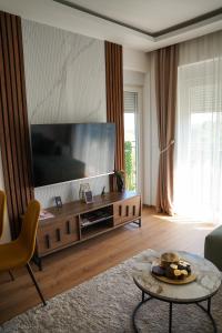 Lux Veritas Quiet & Stylish