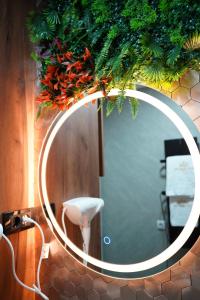 Lux Veritas Quiet & Stylish