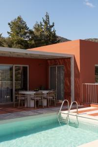Pleiades Blossomhill Houses, member of Domes Finds