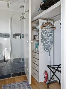 King bed studio seperate entry sauna pool garden view