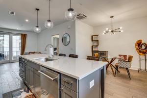 1 Mi Decatur Square New Condo Walkable to MARTA