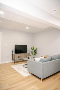 Brand new 1-BR Suite with Private entrance