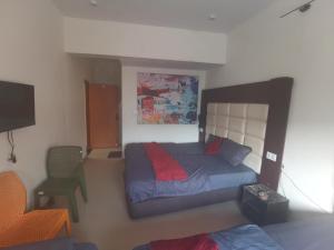 Tira Hotel and Cafe