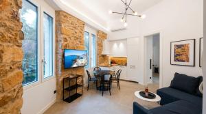 Athenea Hill Suites