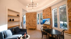 Athenea Hill Suites