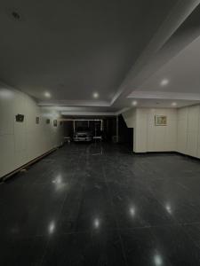 Penthouse-Style unit w Huge Terrace,Lift,Selfcheck