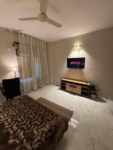 Penthouse-Style unit w Huge Terrace,Lift,Selfcheck