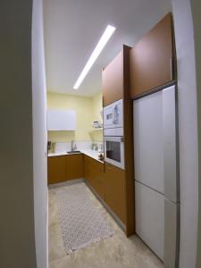 The Glow Apartment, Lalzi Bay