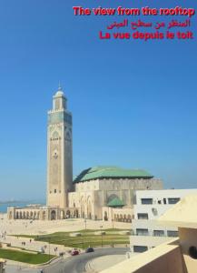 modern apartment opposite to HASSAN2 MOSQUE & FAIR international casablanca , near downtwn, with side SEA view with sports machines with free underground GARAGE prohibited for unmarried couples of Arab original apartment too QUIET