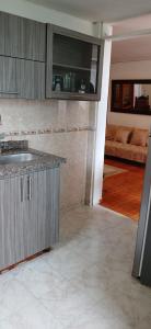 Hogar con jardines amplios cerca al centro 4 pax