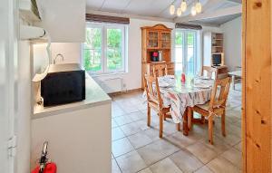 2 Bedroom Awesome Home In Bredene