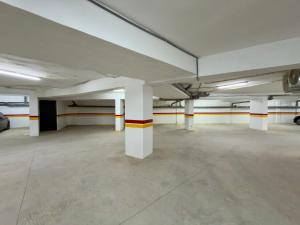 Appartement 1 Chambre avec Balcon, Parking Privé et Fibre 100 Mb