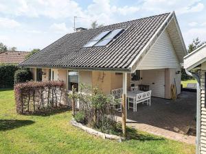 6 person holiday home in Idestrup
