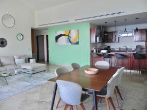 B Esmeralda Pichilingue PentHouse