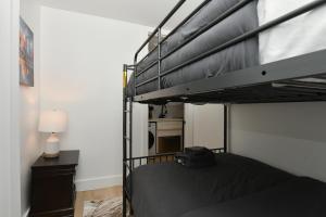 Elegant 2 BR Retreat Near Central Park