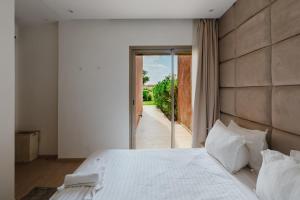 Jade Luxury Private Apartment With Pool and Garden