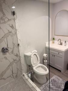 Brand-New 2-Bedroom , 3-Bed Modern Basement Suite