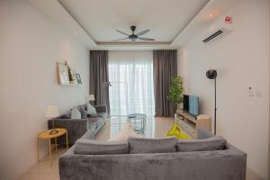 Luxury Seaview Apartment, near Queensbay
