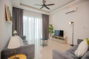 Luxury Seaview Apartment, near Queensbay