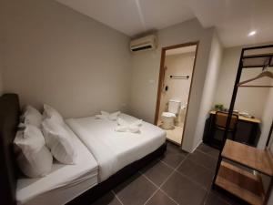 Swing and Pillows - Damansara Perdana