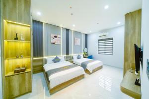 Tan Son Nhat Airport - Golden Sun Hotel